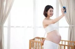 华西专家说丨准妈妈玩手机时，胎宝宝在肚子里